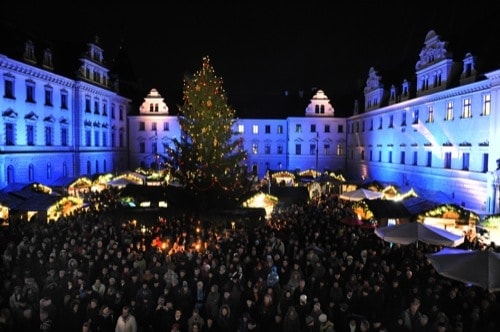 Romantischer Weihnachtsmarkt Auf Schloss Thurn Und Taxis In