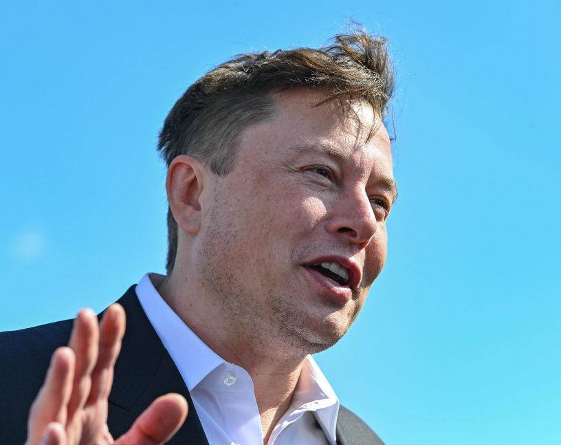 Elon Musk nimmt Axel Springer Award in Berlin entgegen ...