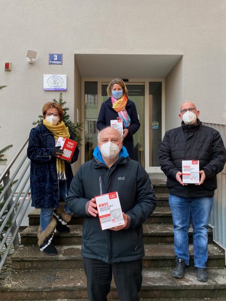 Armin-Wolf-Team spendet FFP2-Masken - Blizz Regensburg